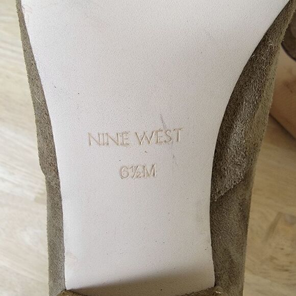 Nine West Quarryn Suede Zipper Back Snap Heeled Ankle Boots Tan Size 6.5 - Picture 4 of 12